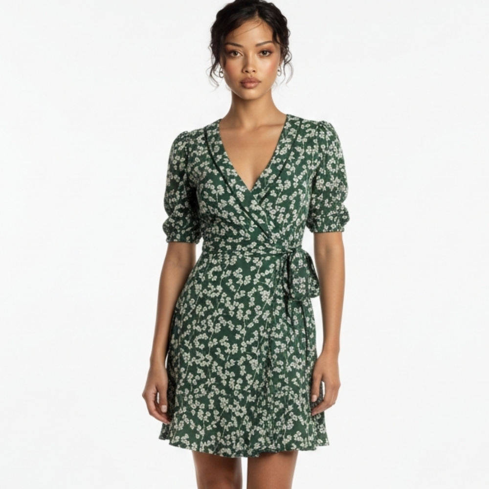 Urban Outfitters Kimchi Blue Rita Green Clover Floral Wrap Mini Dress XS (10) - Picture 1 of 15